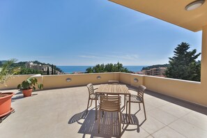 Apartment, 2 Bedrooms, Balcony, Sea View | Terrace/patio