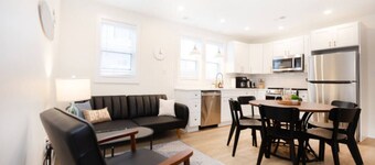 Beautiful remodeled 3 bdr condo 200 ft from beach