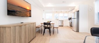 3 BDR Renovated Condo | The Beach->1 block!