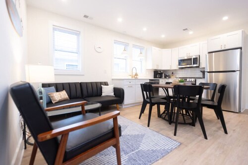 500 ft to boardwalk, 3 bdr condo