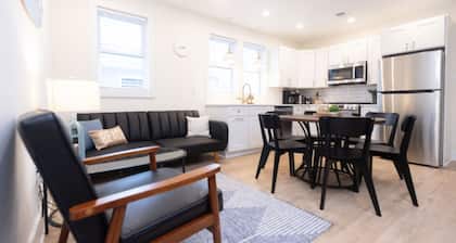 500 ft to boardwalk, 3 bdr condo