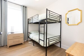 3 bedrooms, iron/ironing board, WiFi, bed sheets