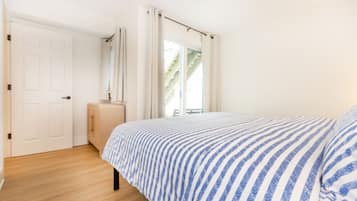 3 habitaciones, tabla de planchar con plancha, wifi y ropa de cama