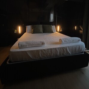 WiFi, bed sheets