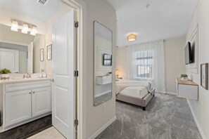 5 bedrooms, desk, iron/ironing board, travel cot