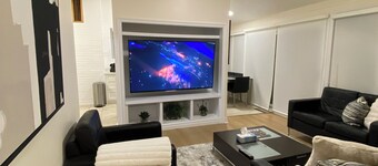 6 Bedroom Ranch Bungalow in Port Credit.