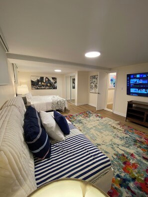 6 slaapkamers, een strijkplank/strijkijzer, wifi, beddengoed