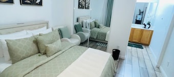 Charming studio in soothing North Las Vegas with AC