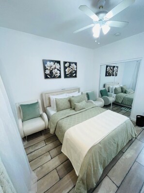 WiFi, bed sheets - Charming studio in soothing North Las Vegas with AC (North Las Vegas)