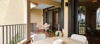 Beachfront Paradise 2BR Crescent Beach Seaside