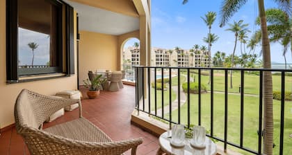 Beachfront Paradise 2BR Crescent Beach Seaside