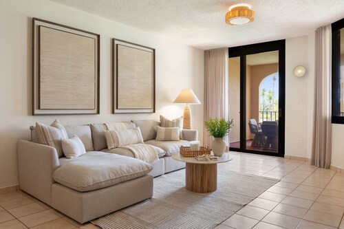 Beachfront Paradise 2BR Crescent Beach Seaside