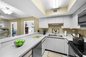 Condo, 1 Queen Bed (Cozy townhouse centrally located on t) | Private kitchen - Cozy Townhouse Centrally Located on the Island (Marco Island)