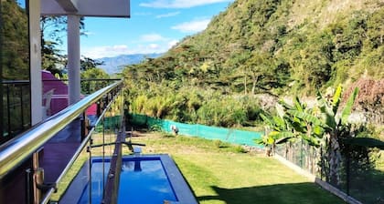 Family cottage with swimming pool, barbecue, WiFi, enjoy nature!