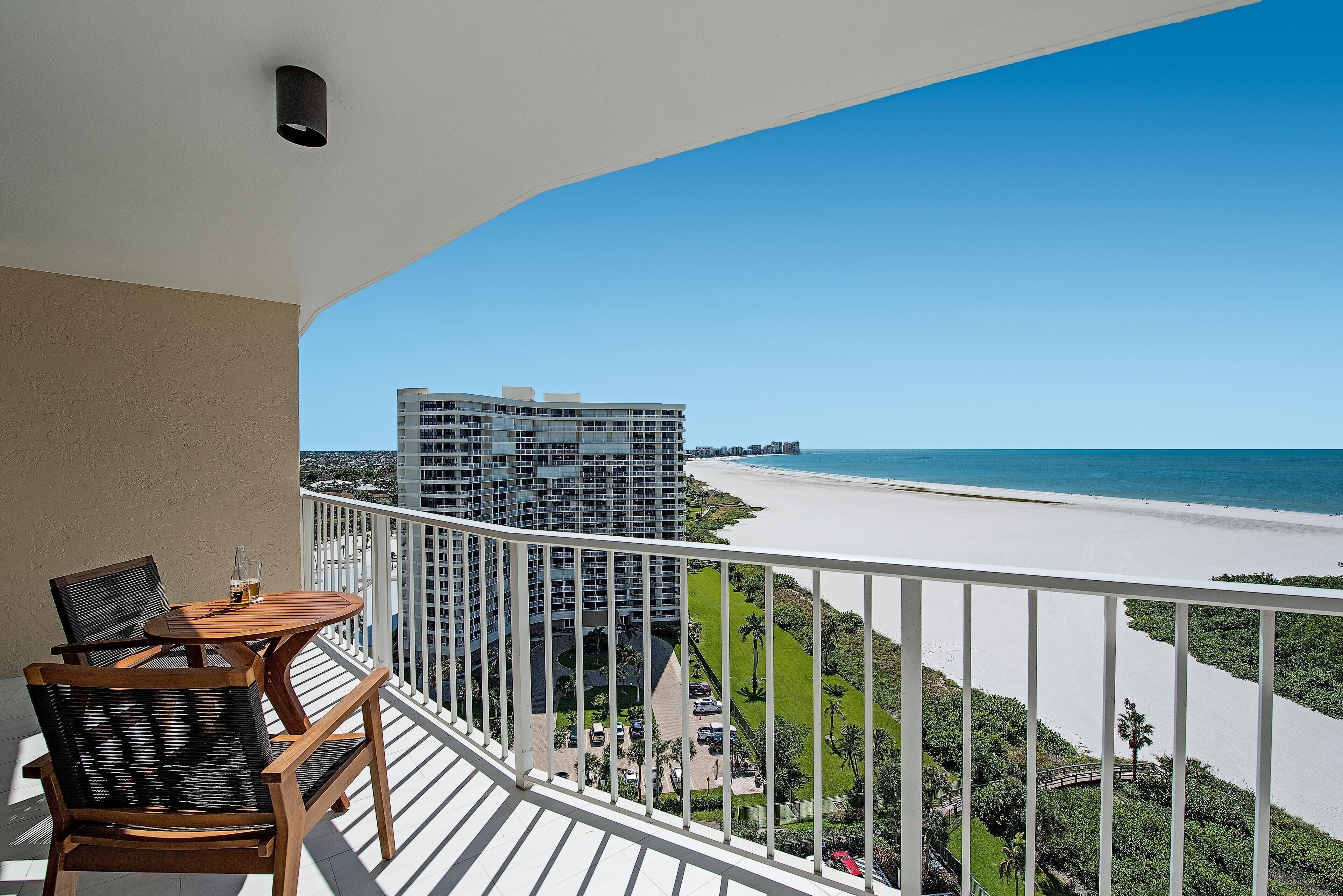Condo, várias camas (Coastal modern beachfront condo with ) | Opções para refeição ao ar livre