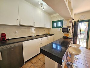 Microwave, dishwasher