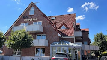 Mặt tiền nơi lưu trú