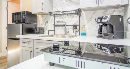 Modern & Comfortable Suite Near Downtown Concord