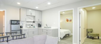 Modern & Comfortable Suite Near Downtown Concord