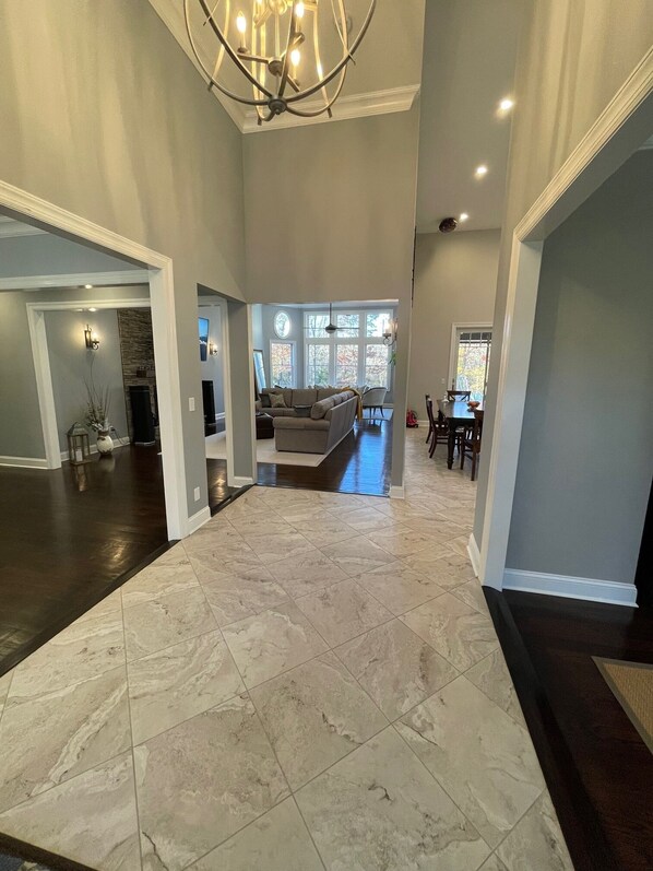 Interior - RYDER CUP Rental Don't Miss out! 15 mins from BETHPAGE BLACK.Large relaxing Home (Melville)