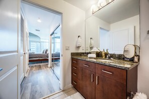 Håndklær og toalettpapir