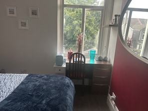 Iron/ironing board, bed sheets