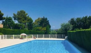 3 outdoor pools