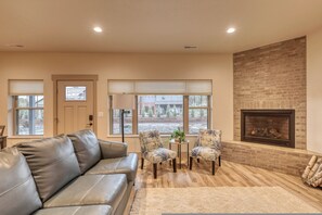 2 bedrooms - Washington s Quarters A Presidential Retreat (Rapid City)