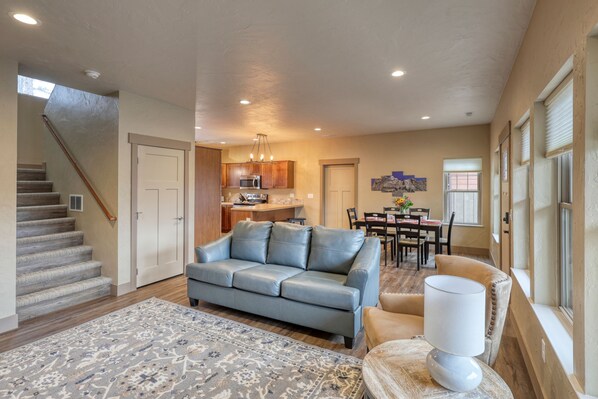 Apartment | 2 bedrooms - Roosevelt s Retreat A Rough Rider s Haven (Rapid City)