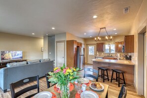 Apartment | 2 bedrooms - Roosevelt s Retreat A Rough Rider s Haven (Rapid City)