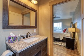 Apartment | 2 bedrooms - Roosevelt s Retreat A Rough Rider s Haven (Rapid City)