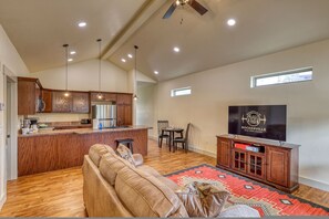 Apartment - Serene Retreat King Bed at Rockerville Gold Town (Rapid City)