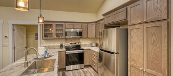 Black Hills Retreat-hardrocker Haven