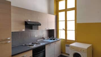 Micro-ondes, four, plaque de cuisson, lave-vaisselle