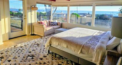 Ocean view, Huge backyard, 5 minutes walk to the beach
