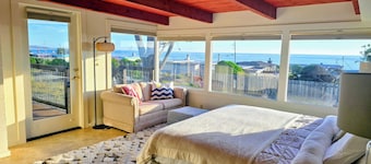 Ocean view, Huge backyard, 5 minutes walk to the beach