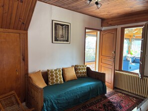 4 間睡房、熨斗/熨衫板、可攜式嬰兒床、免費 Wi-Fi