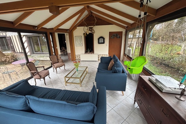 Televisión, chimenea, videojuegos y reproductor de DVD