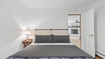 4 bedrooms, iron/ironing board, free WiFi, bed sheets