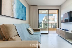 Basic Apartment | Living area - DRL - Apartments 300m From Bombinhas Beach (Bombinhas)