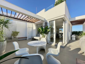 Outdoor dining - WhereInRio 4 suites luxury penthouse Ipanema (Rio de Janeiro)