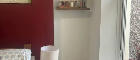 Doppia Classic | Una scrivania, postazione laptop, Wi-Fi gratuito, lenzuola