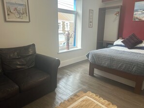 Habitación doble clásica | Escritorio, espacio para trabajar con laptop y wifi gratis 