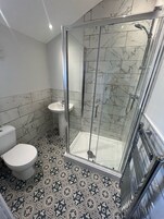 Comfort Double Room | Bathroom