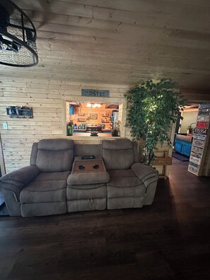 Fernseher, Kamin