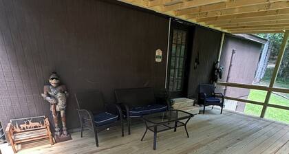 Quiet Cabin in the woods!