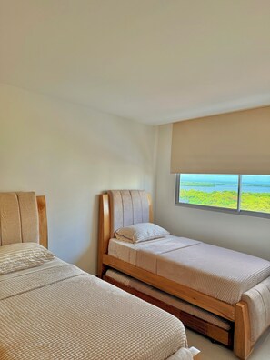 3 bedrooms, iron/ironing board, WiFi, bed sheets - Oceanfront accommodation with infinity pool in cielo mar, Cartagena. (Cartagena de Indias)