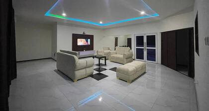 Remodeled 2 Bd with WiFi In Quiet Adigbe Abeokuta Estate. 5 mins to Downtown.