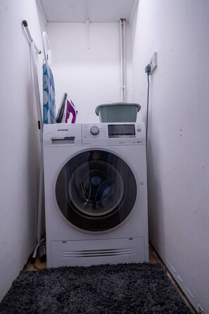 House | 4 bedrooms - Beautiful Cardiff Wharf Free Parking Waterviews (Cardiff)