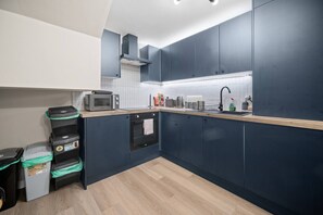 Apartment | 2 bedrooms, soundproofing - The Stylish Escape Free Parking City Centre (Cardiff)